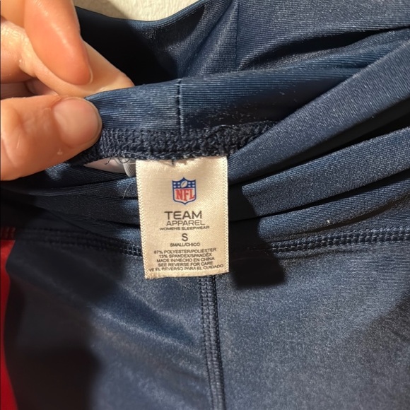 Women’s New England Patriots Red and Blue Leggings - Picture 3 of 3